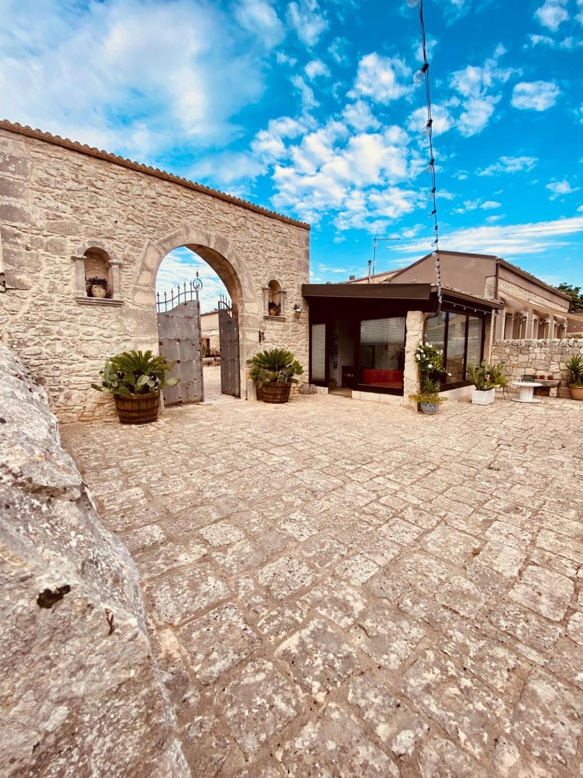 Mastro Vanni - Urban Masseria Ragusa Eksteriør bilde